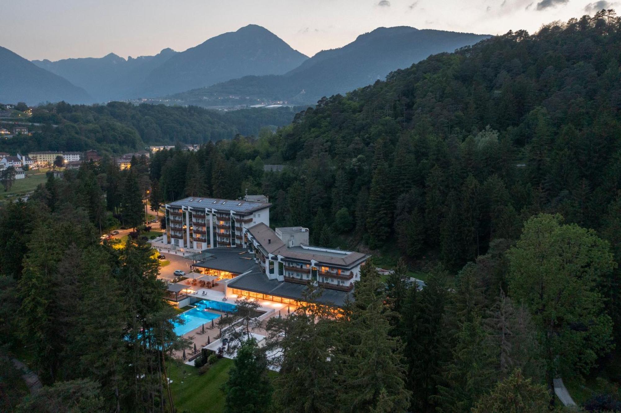 Grand Hotel Terme Di Comano Comano Terme Exterior foto